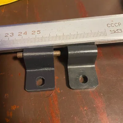 Bản lề hộc đựng đồ Volvo S40 1998 (Glove Box Hinge)