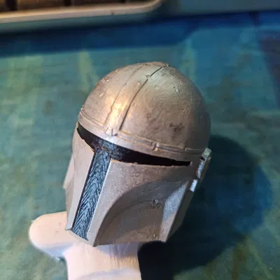 Mũ chụp chai bia “Mando” (Beerbottle helmet “Mando”)