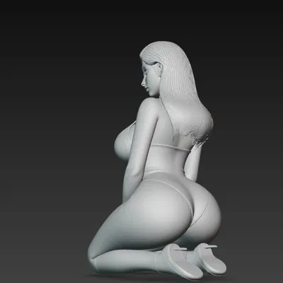 Cô gái gợi cảm đang quỳ gối