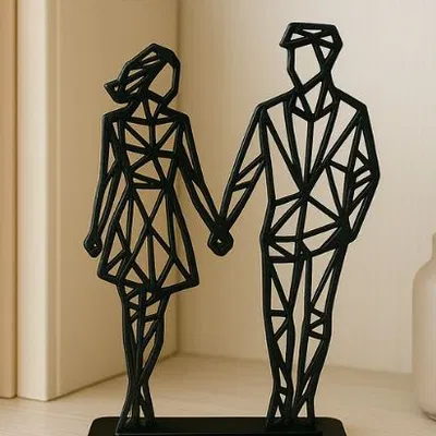 Cặp đôi nắm tay (Couple Holding Hands)