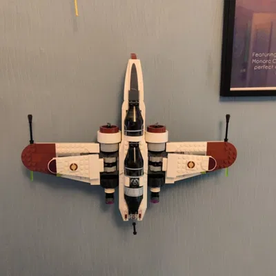 Giá treo tường LEGO Star Wars ARC-170 Starfighter 75402