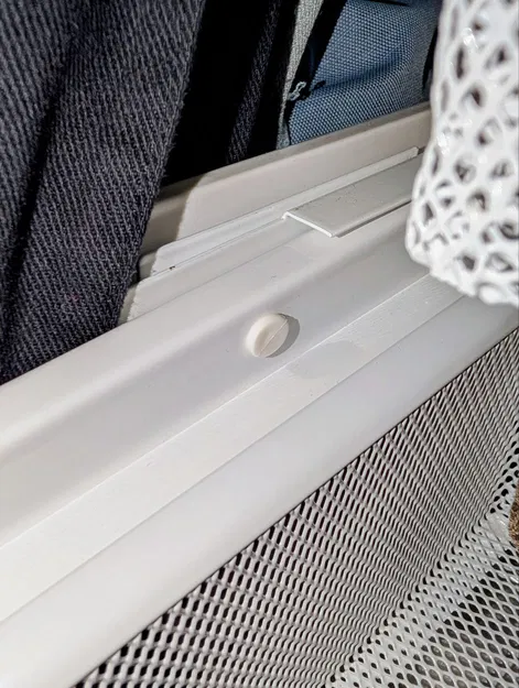 Chặn an toàn ngăn kéo tủ quần áo – lỗ 6mm - Image 1