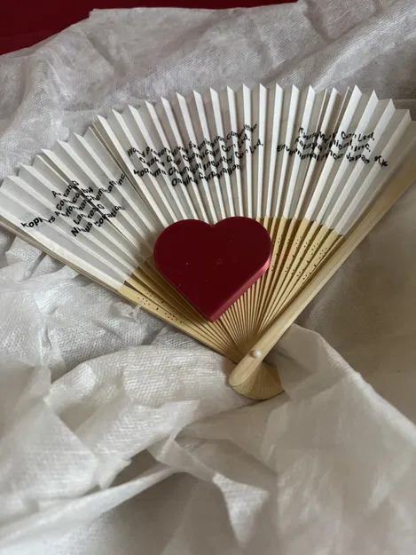 Hidden LOVE – Trái tim bí mật phát sáng - Image 3