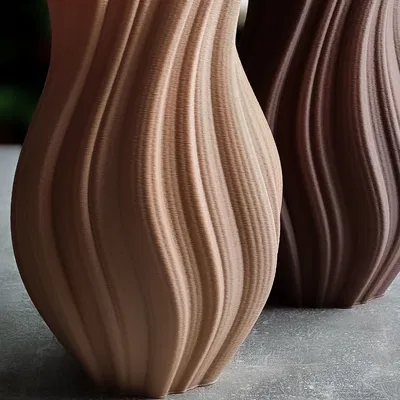 Wellen-Vase – Thiết kế sóng gợn sạch, tối giản