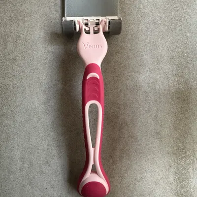 Móc treo dao cạo / shaver (Razor / shaver holder)