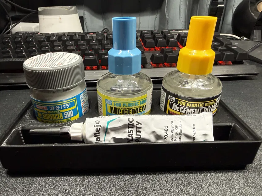 Khay giữ chai Mr. Hobby kèm đế Gridfinity 2x4 - Image 1