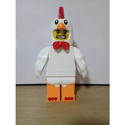 Mô hình Chicken Suit Guy Giant Minifig