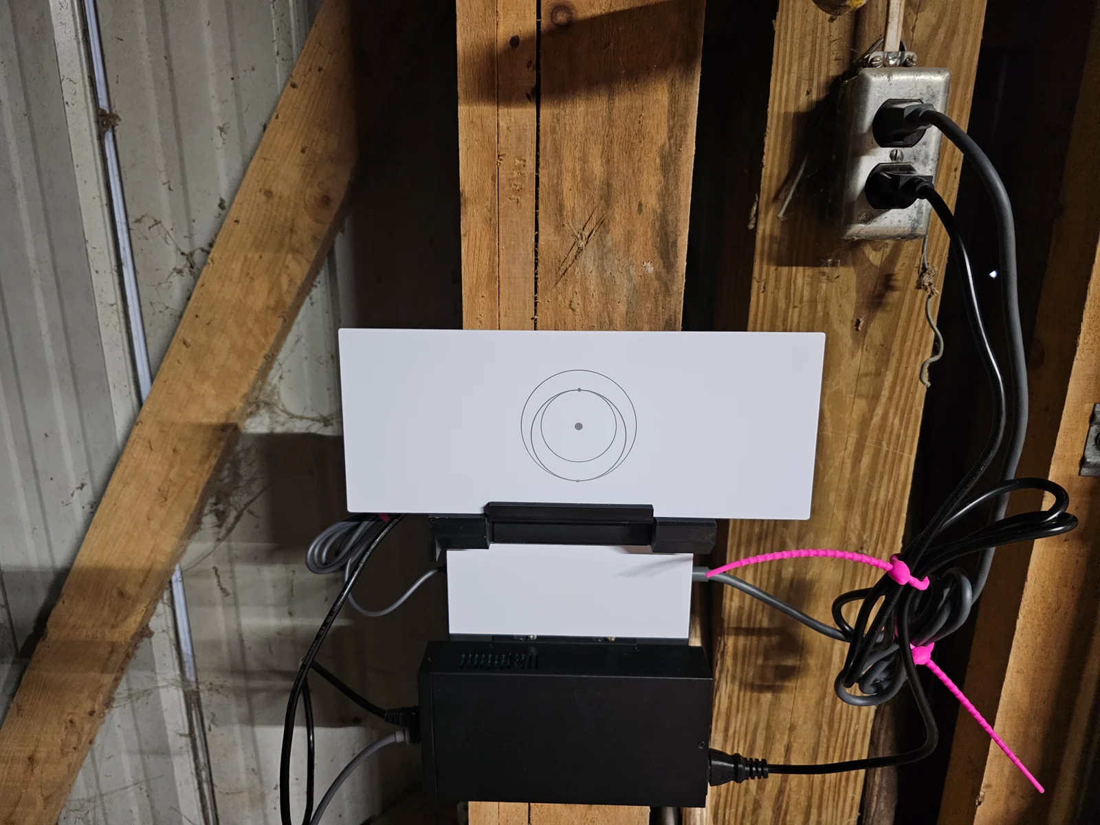 Giá đỡ nguồn Starlink Gen 3 kèm PoE Injector 1