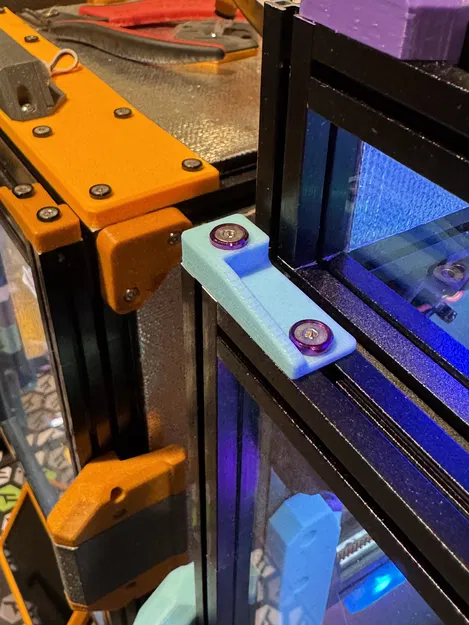 Tay nắm/đệm góc cửa Clicky & Colony (Clicky & Colony Door Corner Handles/Bumpers) - Image 1