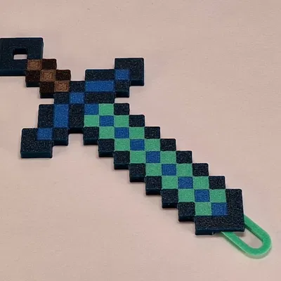 Kiếm Minecraft giấu dụng cụ vệ sinh cổng USB-C (móc khóa)
