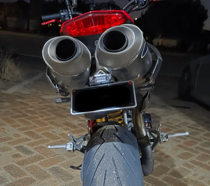 Pát Tail Tidy cho Ducati Hypermotard 1100 - Image 4