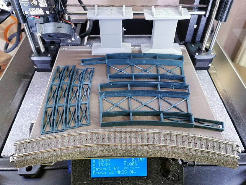 Cầu dầm thép modular Märklin H0 Rail-C R3 30° (nhiều phần, cắm ráp) - Image 3