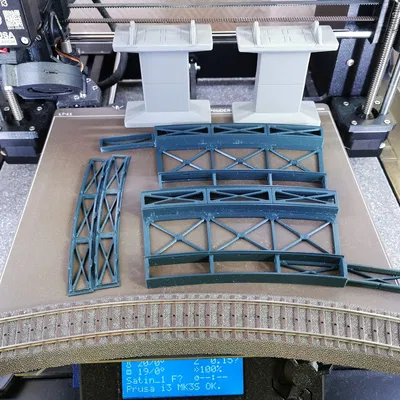 Cầu dầm thép modular Märklin H0 Rail-C R3 30° (nhiều phần, cắm ráp)