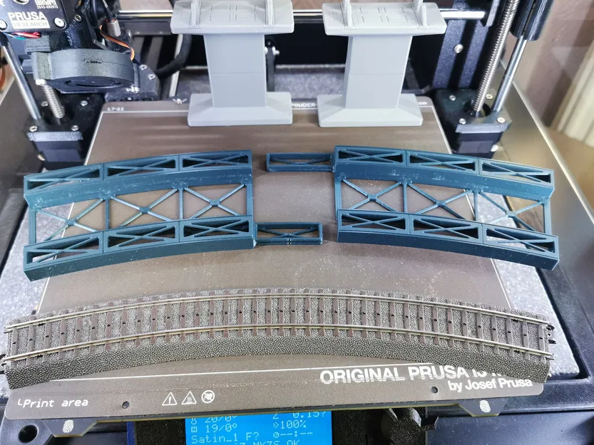 Cầu dầm thép modular Märklin H0 Rail-C R3 30° (nhiều phần, cắm ráp) - Image 6