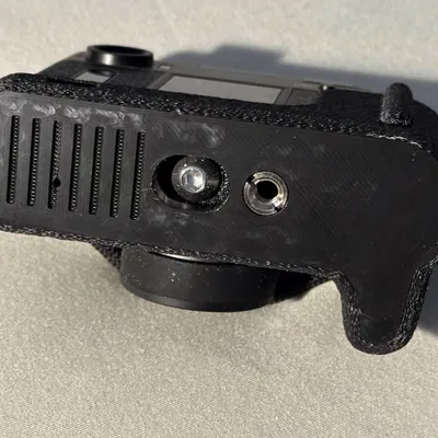 Tay cầm Fujifilm X half có ngăn AirTag (Handgriff mit Airtag Fach)