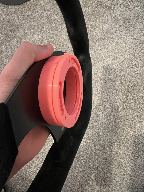 Giá treo tường vô-lăng (chuẩn 70mm Momo bolt pattern) - Image 1