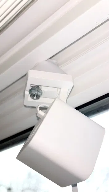 Giá đỡ Wyze Cam cho cửa sổ trượt (Wyze Cam Sliding Window Mount) - Image 2