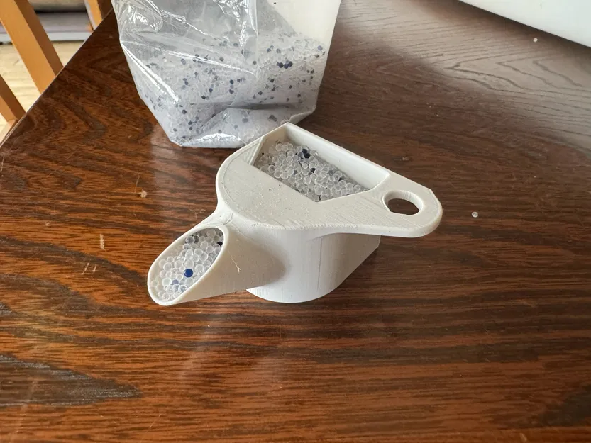 Phễu Muỗng Đổ Silica Gel (Silica Gel Scoop Funnel) - Image 1