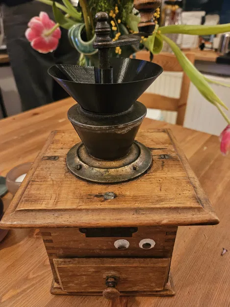 Phễu cho máy xay cà phê cổ (Kaffeemühlentrichter) - Image 1