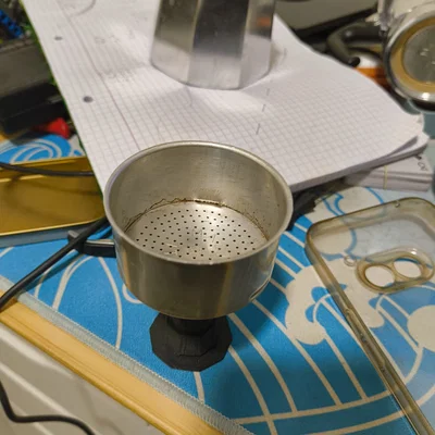 Kệ đỡ rổ moka pot