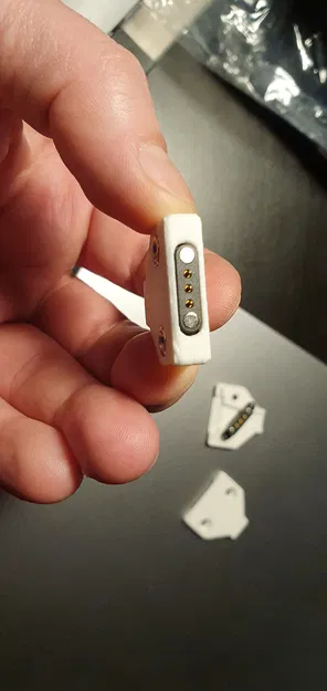 Vỏ housing cho đầu nối Magnetic Pogo 3-Pin - Image 3