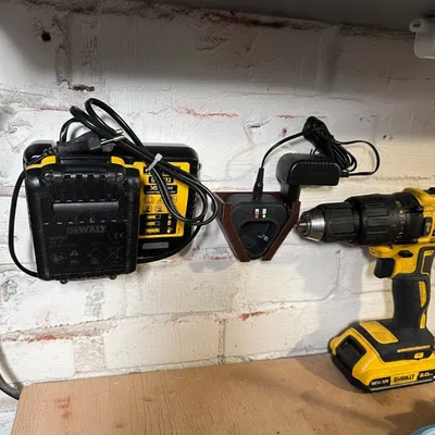 Ladegerät Wandhalter (Giá treo tường cho bộ sạc)