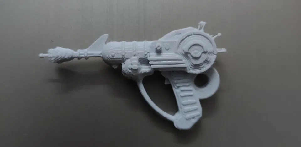 Móc khóa mặt dây chuyền Ray Gun - Image 1