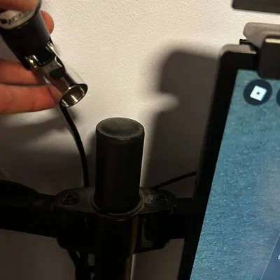 Giá Đỡ Micro Gắn Trên Chân Màn Hình (Monitor-Mounted Microphone Holder)