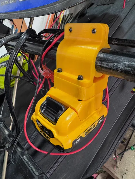 Ngàm gắn DeWalt Battery Adapter lên snowblower (ống 1"/25.4mm) - Image 1