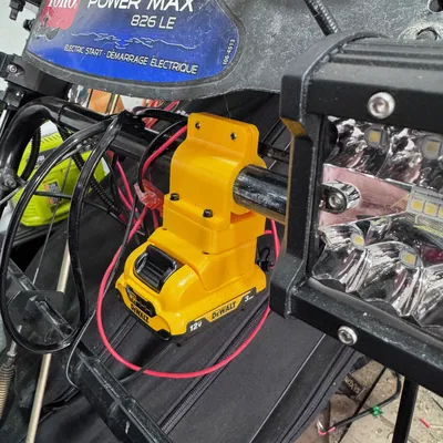 Ngàm gắn DeWalt Battery Adapter lên snowblower (ống 1"/25.4mm)