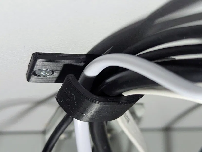 Kẹp Cáp Tối Giản Gắn Dưới Bàn - Image 2