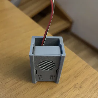 Giá đỡ cho hộp ESP32-WROOM-32 (USB-C) có nắp từ PLAUK