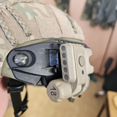 Ngàm gắn Surefire cho nón bảo hộ (bản 1 mảnh)