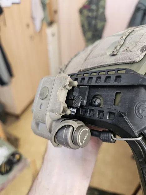 Ngàm gắn Surefire cho nón bảo hộ (bản 1 mảnh) - Image 2