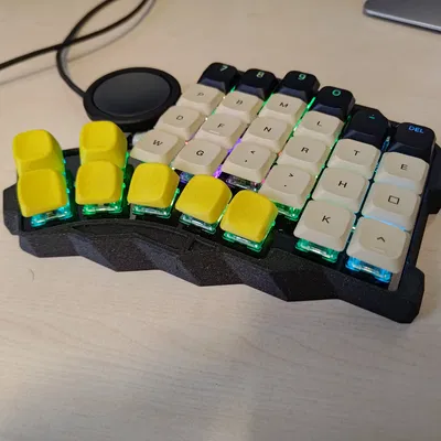 Case bàn phím split Halcyon Elora phong cách sci‑fi