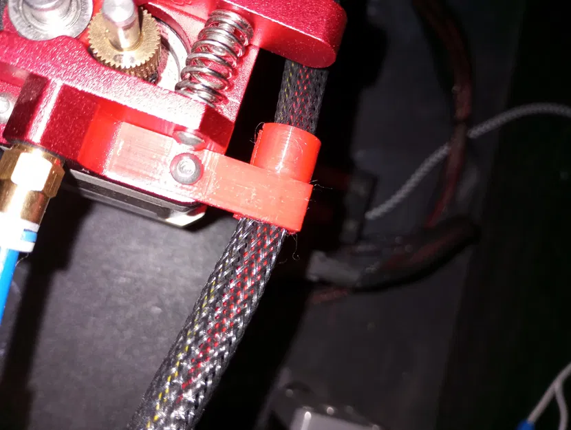 Passage de cable Ender 3 (dẫn dây bắt vít lên extruder) - Image 2