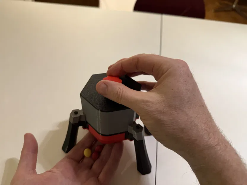 SugarBot - Sweet Dispenser (Máy nhả kẹo xoay núm) - Image 2