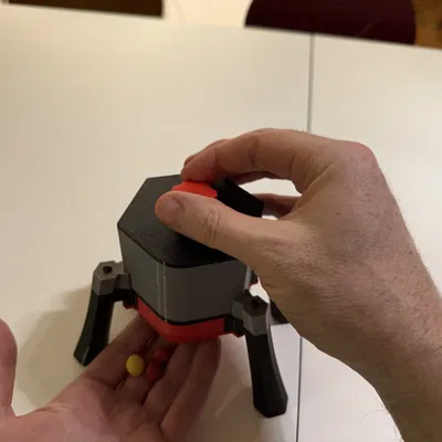 SugarBot - Sweet Dispenser (Máy nhả kẹo xoay núm)