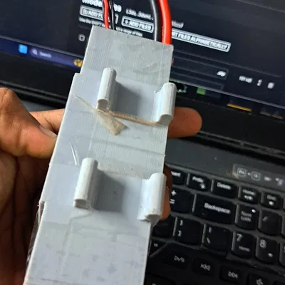 Ngàm gắn pin snap fit (Snap fit Battery mount)