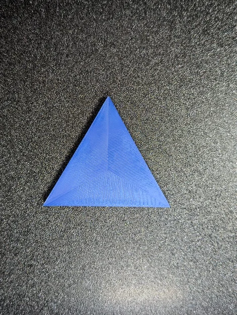 Tam giác 1.5 inch x 1/4 inch - Image 1