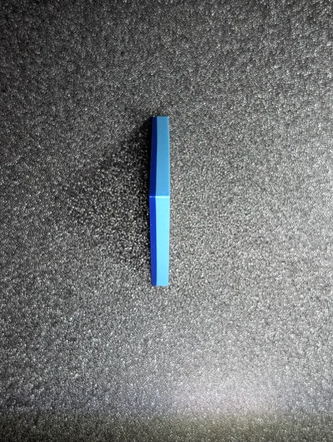 Tam giác 1.5 inch x 1/4 inch - Image 2