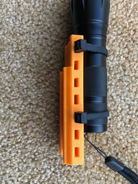 Giá đỡ đèn pin cho Nerf blaster (Nerf Flashlight Holder) - Image 3