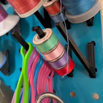 Peg Board Bobbin Holder (Giá đỡ bobbin cho peg board)