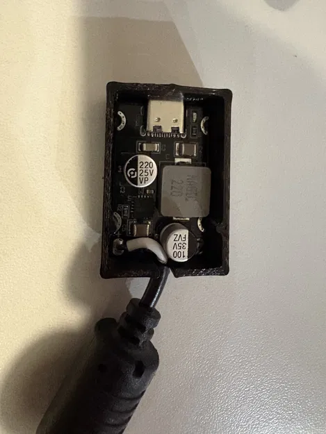 Vỏ sạc nhanh U1E Aliexpress (Fast Charger Enclosure) - Image 1