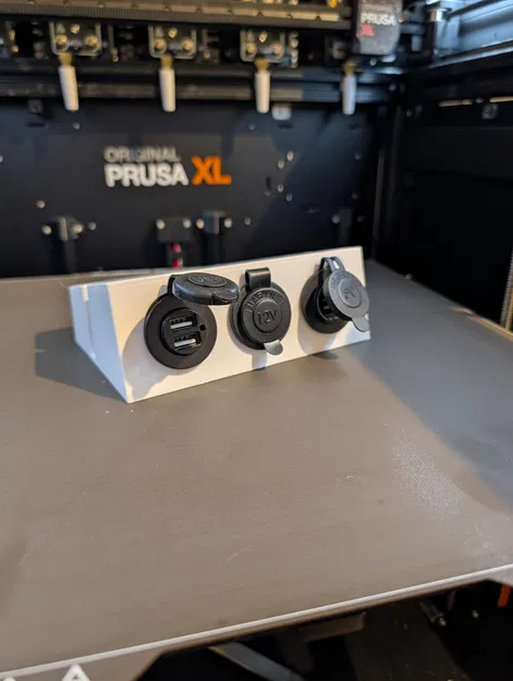 Vỏ gắn ổ nguồn và cổng sạc USB - Image 1