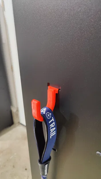 Móc treo tải nhẹ cho tủ garage NewAge (Light-Duty Hook) - Image 1