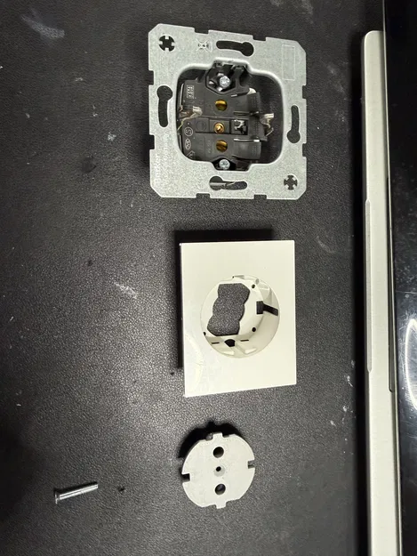 Ốp đáy ổ cắm Berker K1 (Berker K1 Power Socket Plate) - Image 4