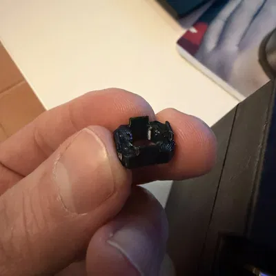 Miếng giữ đai ốc cực bình cho CRF1100 Africa Twin