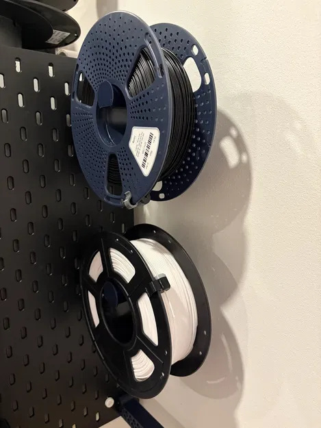 Skadis Spulehalter – Giá đỡ cuộn cho Ikea Skadis - Image 1