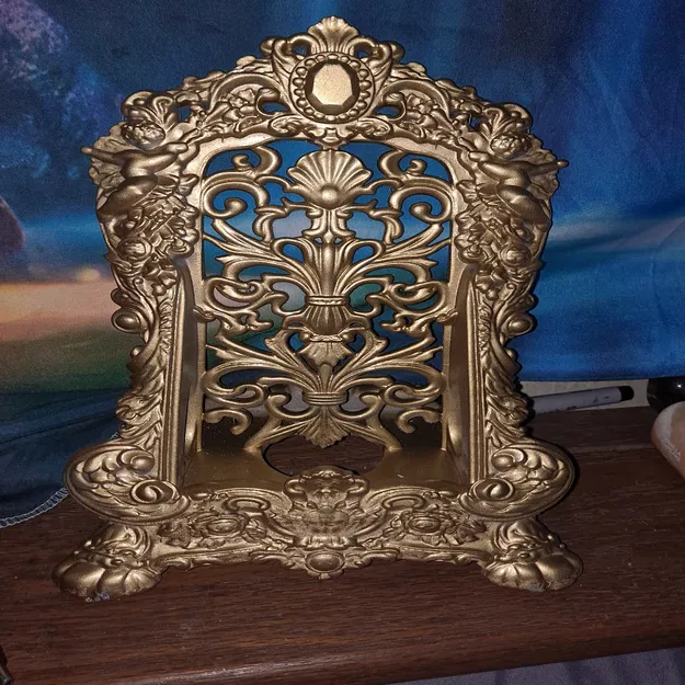 Regal Phone Thrown – Giá đỡ điện thoại (oversized cho ốp) có lỗ luồn dây sạc - Image 3